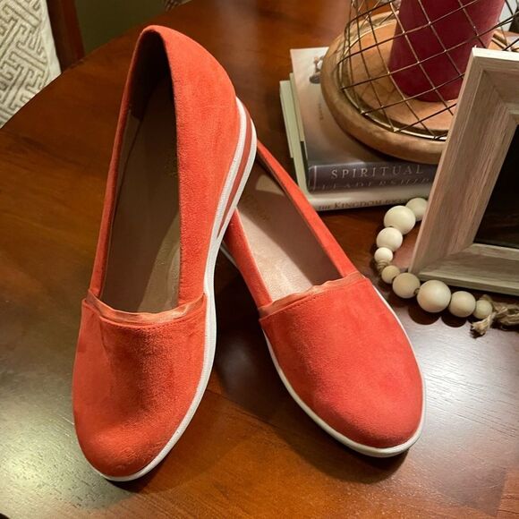 Reaction Kenneth Cole Fay Sneaker Women's Size 7.5 Spiced Coral Slip On Shoes - Picture 1 of 9